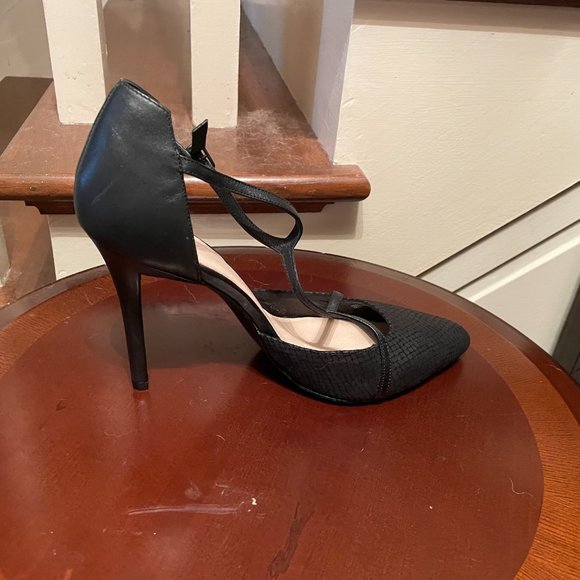 Firth Black Zev T-strap Pumps - Picture 4 of 8